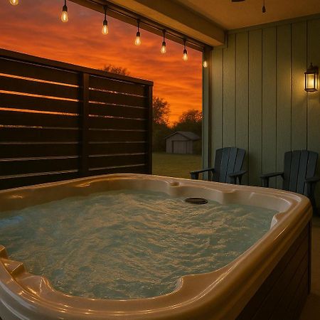 Modern Pigeon Forge Gem Near Dollywood, Gatlinburg & Smokies - 2 Mins To Pkwy & Strip, Hot Tub, Fire Pit, Cable, Hi-Speed Wifi 빌라 외부 사진