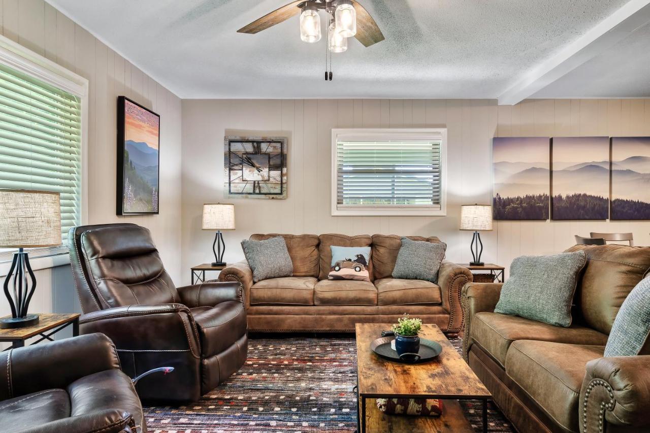 Modern Pigeon Forge Gem Near Dollywood, Gatlinburg & Smokies - 2 Mins To Pkwy & Strip, Hot Tub, Fire Pit, Cable, Hi-Speed Wifi 빌라 외부 사진