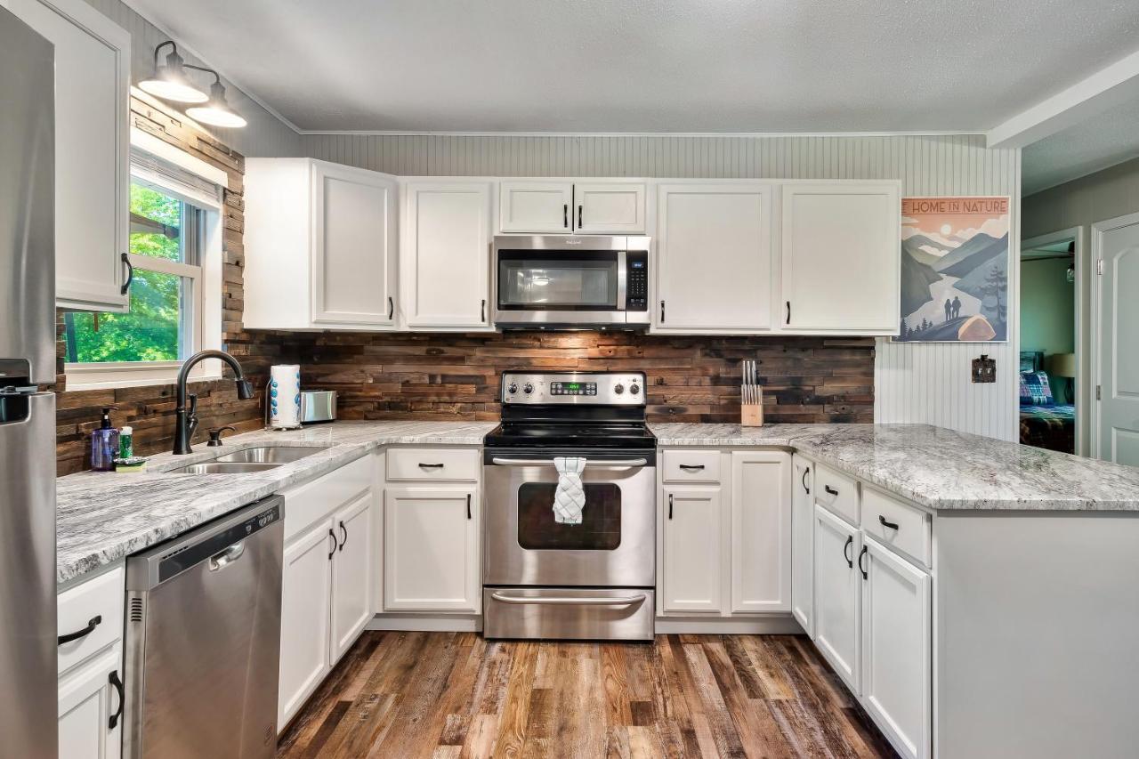 Modern Pigeon Forge Gem Near Dollywood, Gatlinburg & Smokies - 2 Mins To Pkwy & Strip, Hot Tub, Fire Pit, Cable, Hi-Speed Wifi 빌라 외부 사진