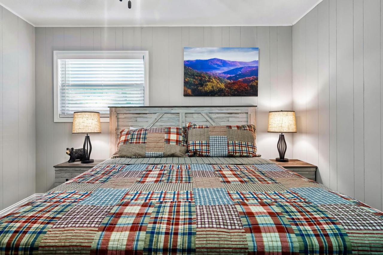 Modern Pigeon Forge Gem Near Dollywood, Gatlinburg & Smokies - 2 Mins To Pkwy & Strip, Hot Tub, Fire Pit, Cable, Hi-Speed Wifi 빌라 외부 사진